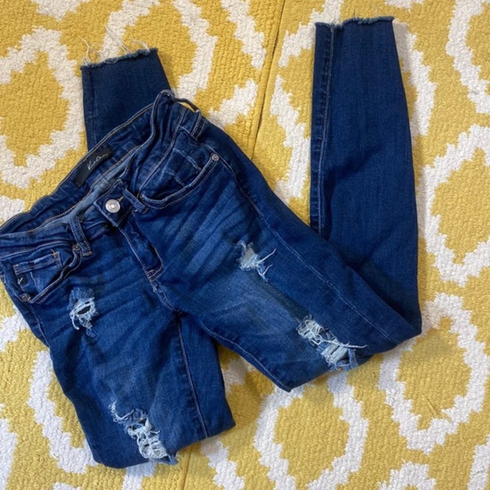KANCAN 25/3 cropped frayed hem distressed jeans